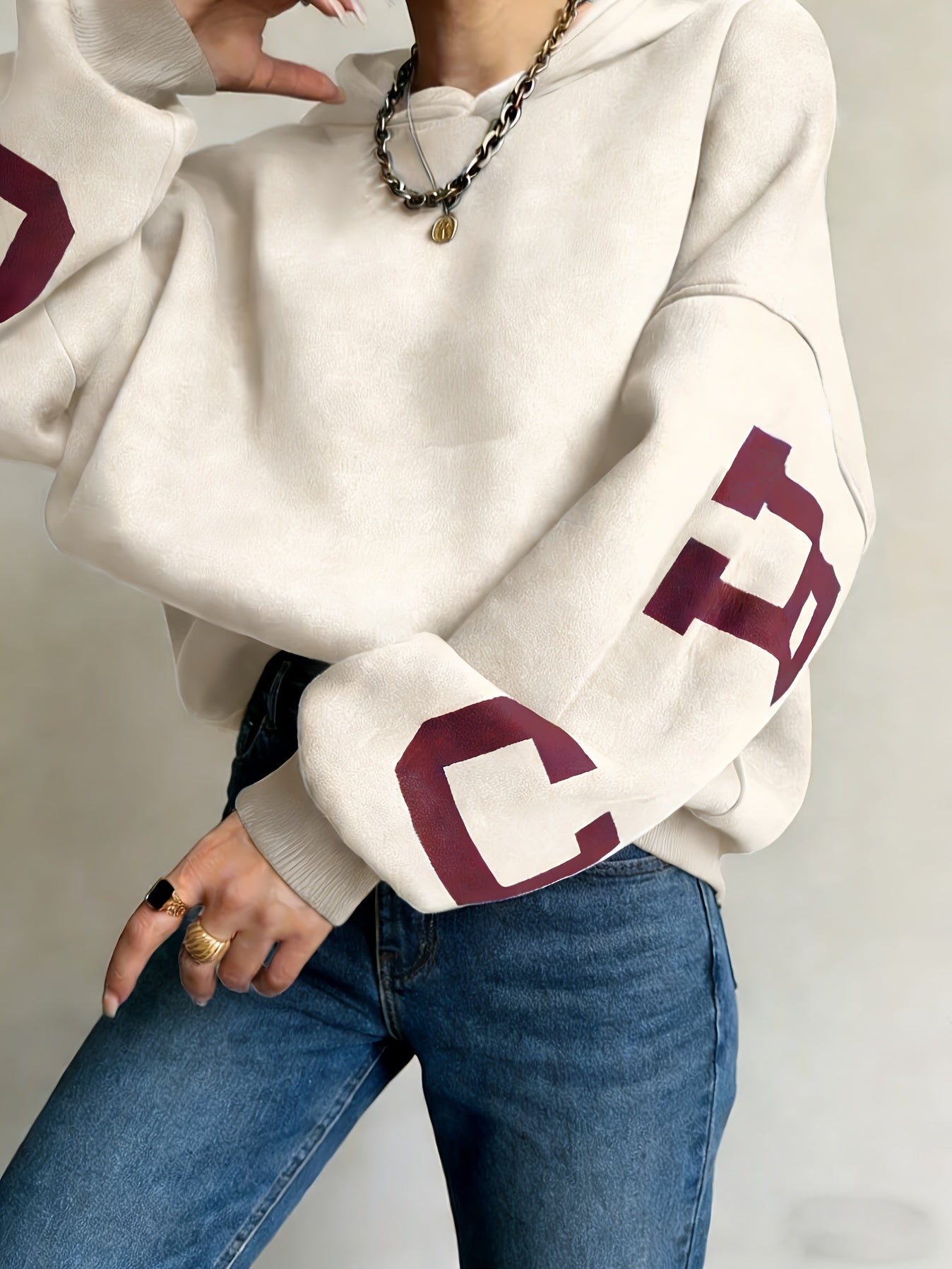 Spring and Autumn Girls' Fashion New Arrival, a Stylish and Versatile Sweatshirt with a Simple, Comfortable Design. Featuring Trendy Letter Print Decorations, This Long-sleeved Hooded Sweatshirt Is Perfect for Vacations, Travel, Outings, Gatherings