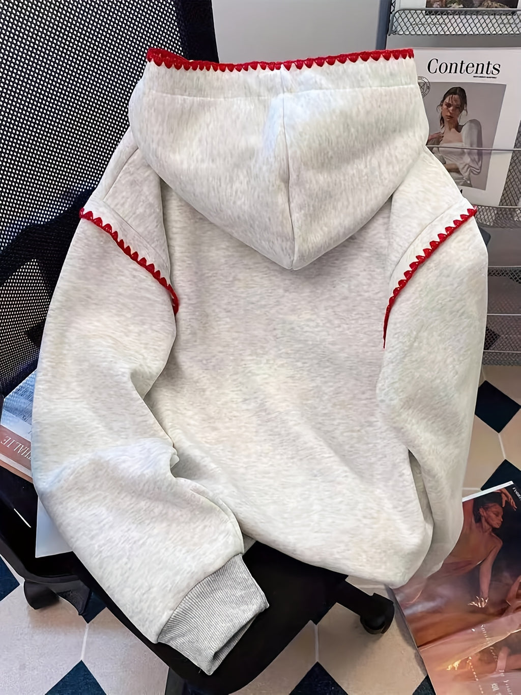 Red Letter Print Shell Embroidery Simple Romantic Everyday Versatile Color-Block Letter Hooded Sweatshirt Pullover, Commuting Elegant Style, Holiday Atmosphere, Suitable for Dates, Parties, Valentine's Day, Must-Have Pullover Sweatshirt