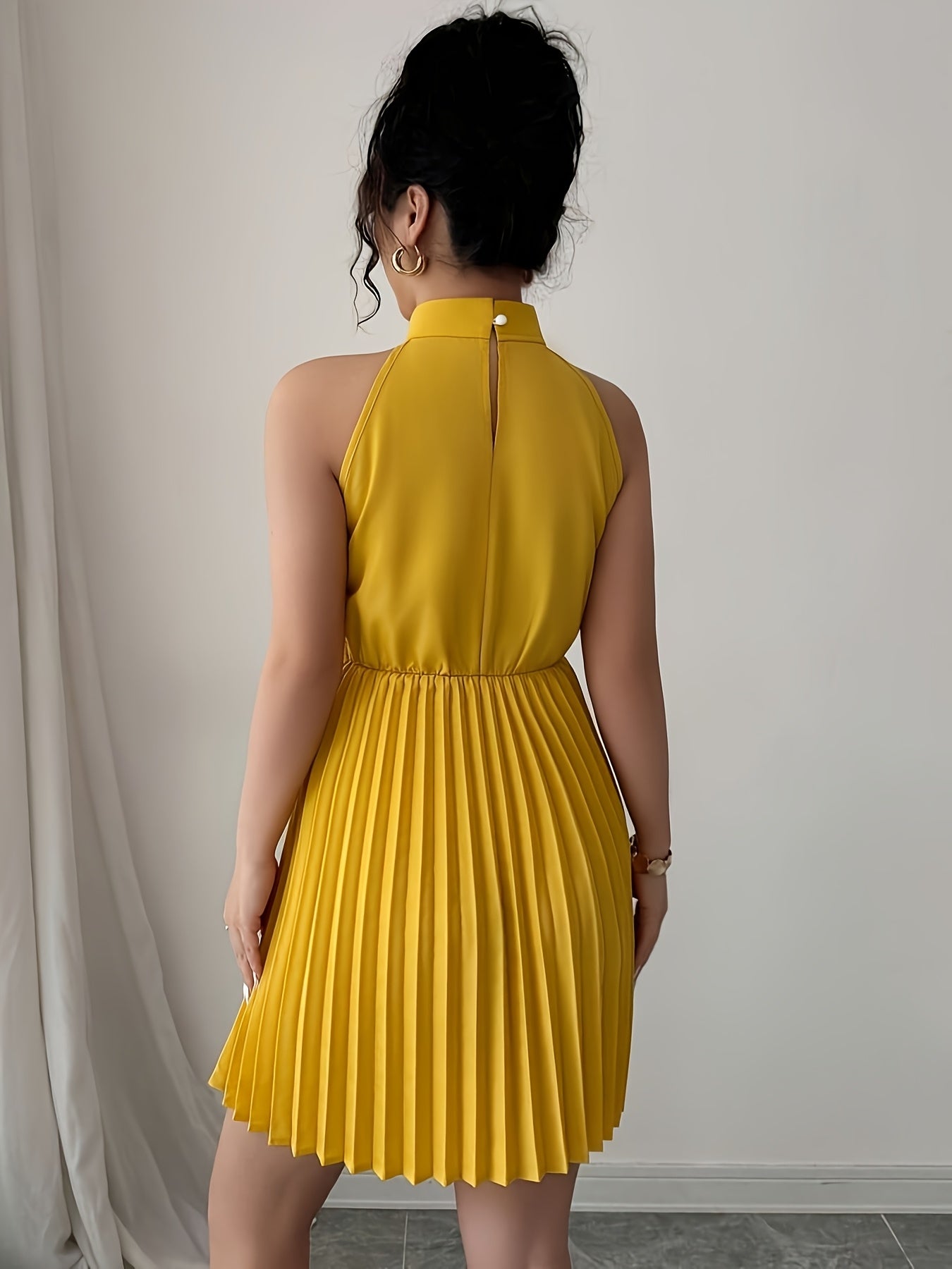 Stand-Up Collar Pleated Dress
