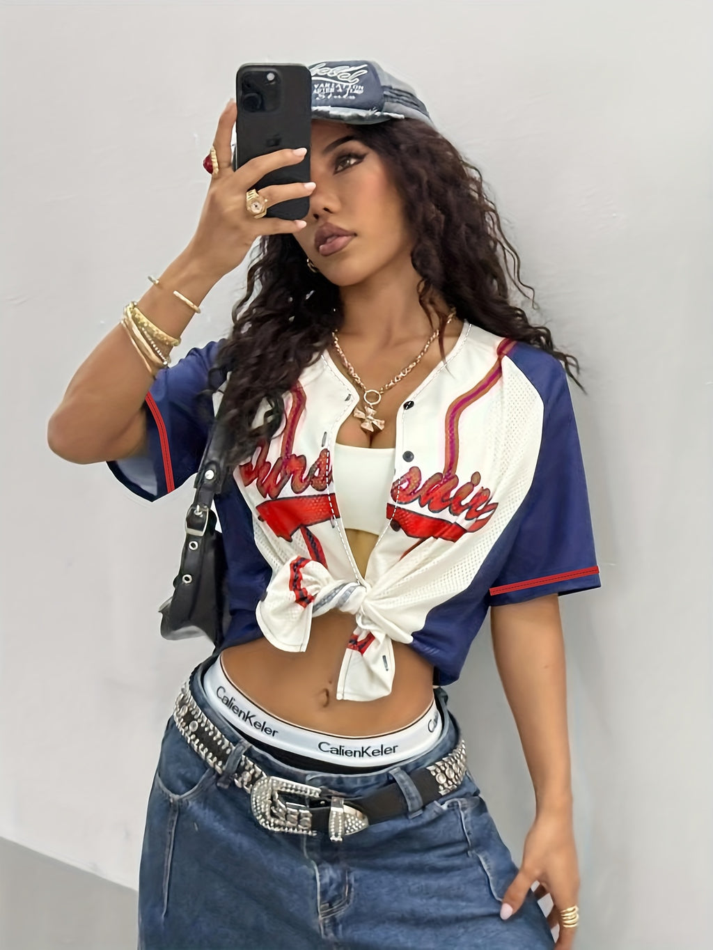 A American hip-hop style baseball jersey, breathable and quick-drying.