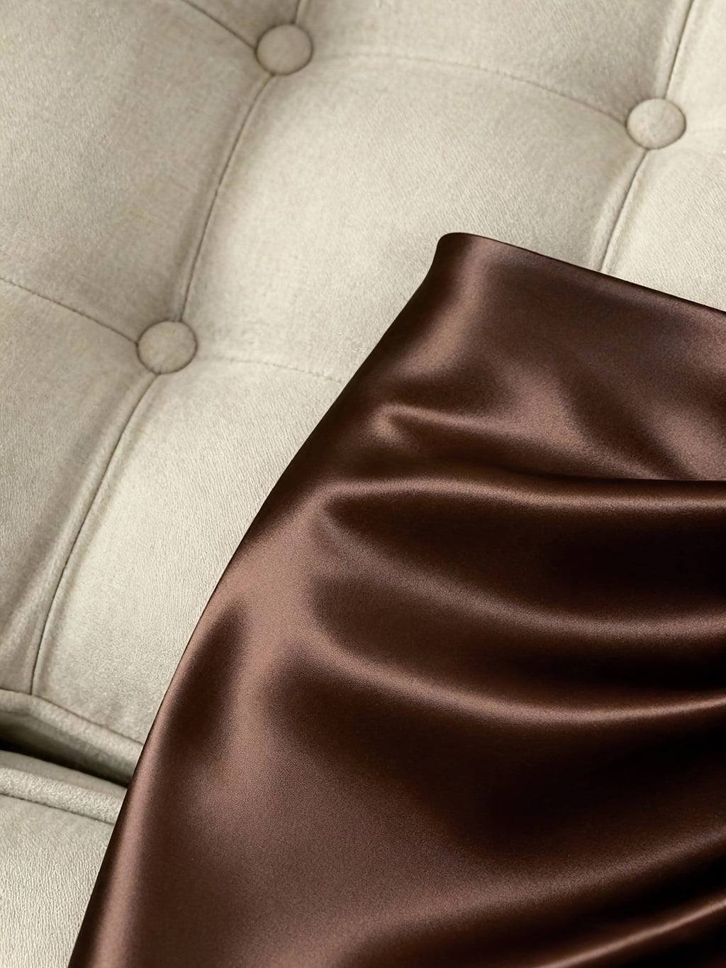 Satin Fashionable And Elegant Women'S Skirt, Easy, Stylish And Elegant, Suitable for Office And Dating Wear