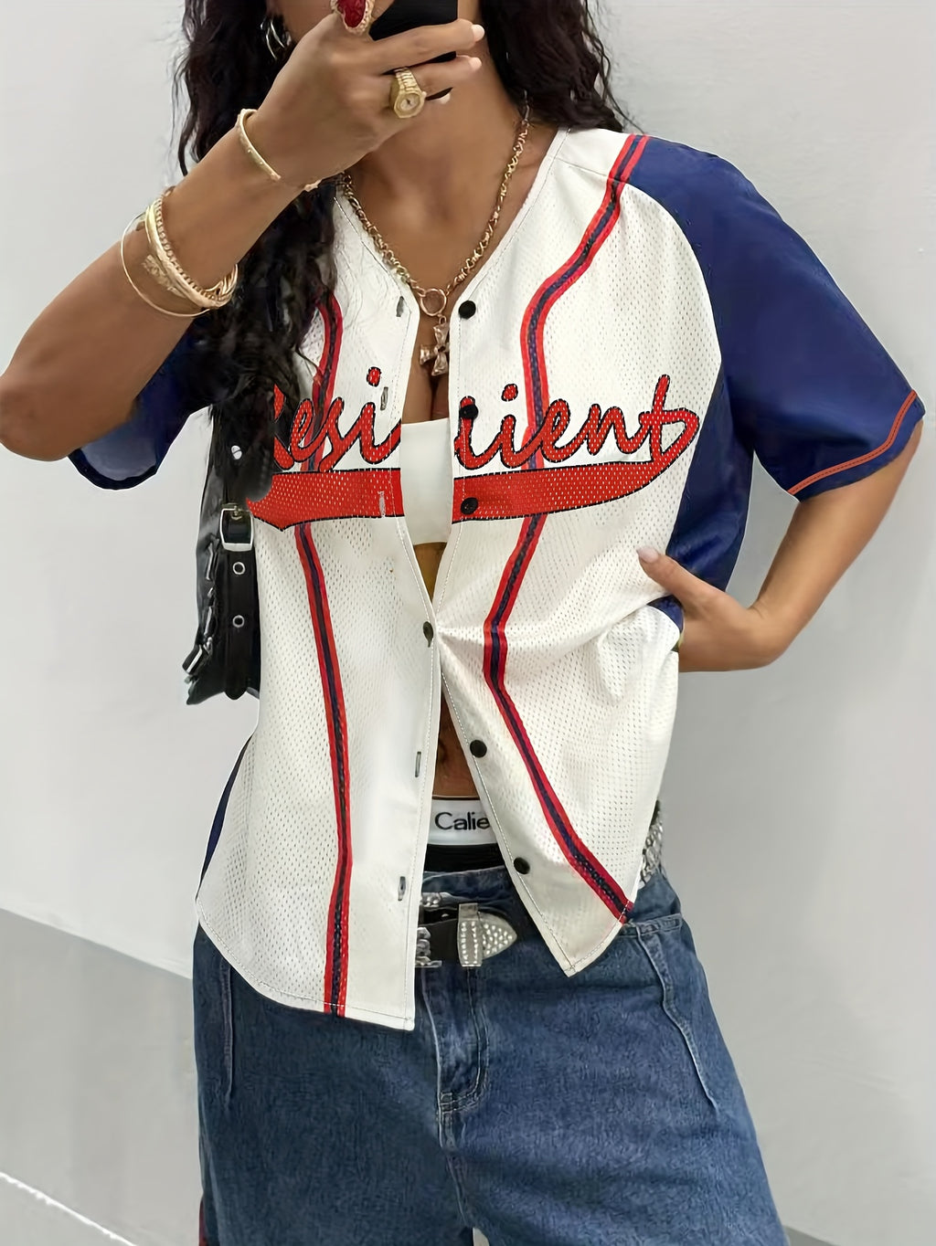A American hip-hop style baseball jersey, breathable and quick-drying.
