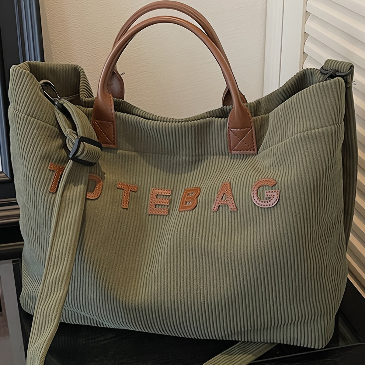 Corduroy New Fashion Letter Pattern Soft-Touch Women's Tote Bag, Multi-Compartment Vintage Style Casual Shoulder Bag, Versatile Large-Capacity Lightweight Minimalist Crossbody Bag, Multi-Functional Handbag for Daily Commuting, Work, and Travel