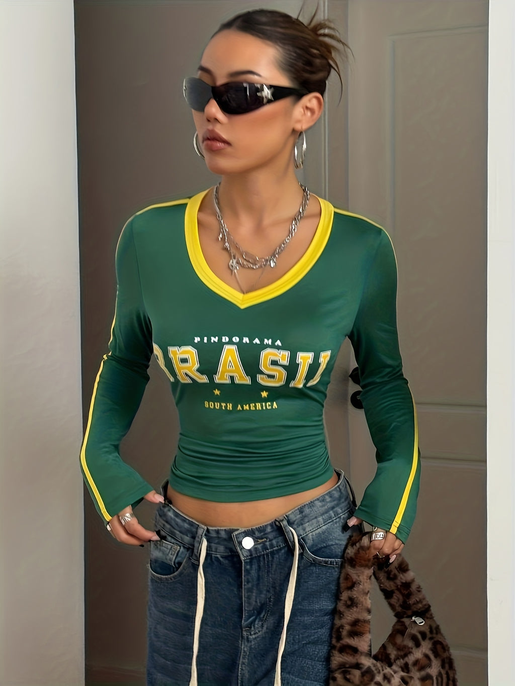 Women's V-Neck Colour Block Brazil Print Long Sleeve Tee