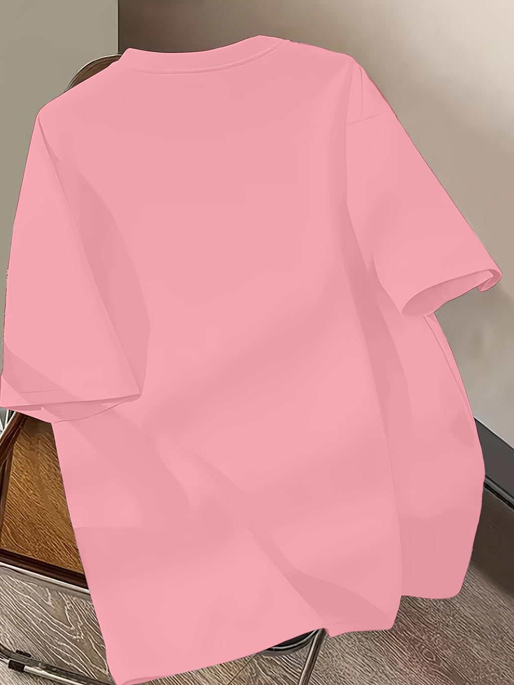 Women’s fashion trend: cartoon bear pattern print, short sleeve, comfortable casual.