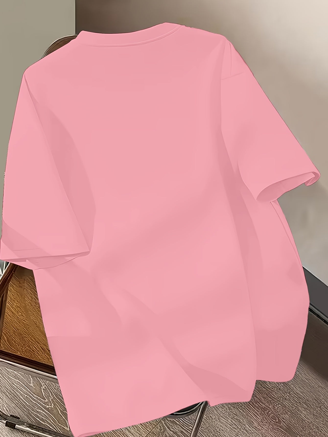 Women’s fashion trend: cartoon bear pattern print, short sleeve, comfortable casual.
