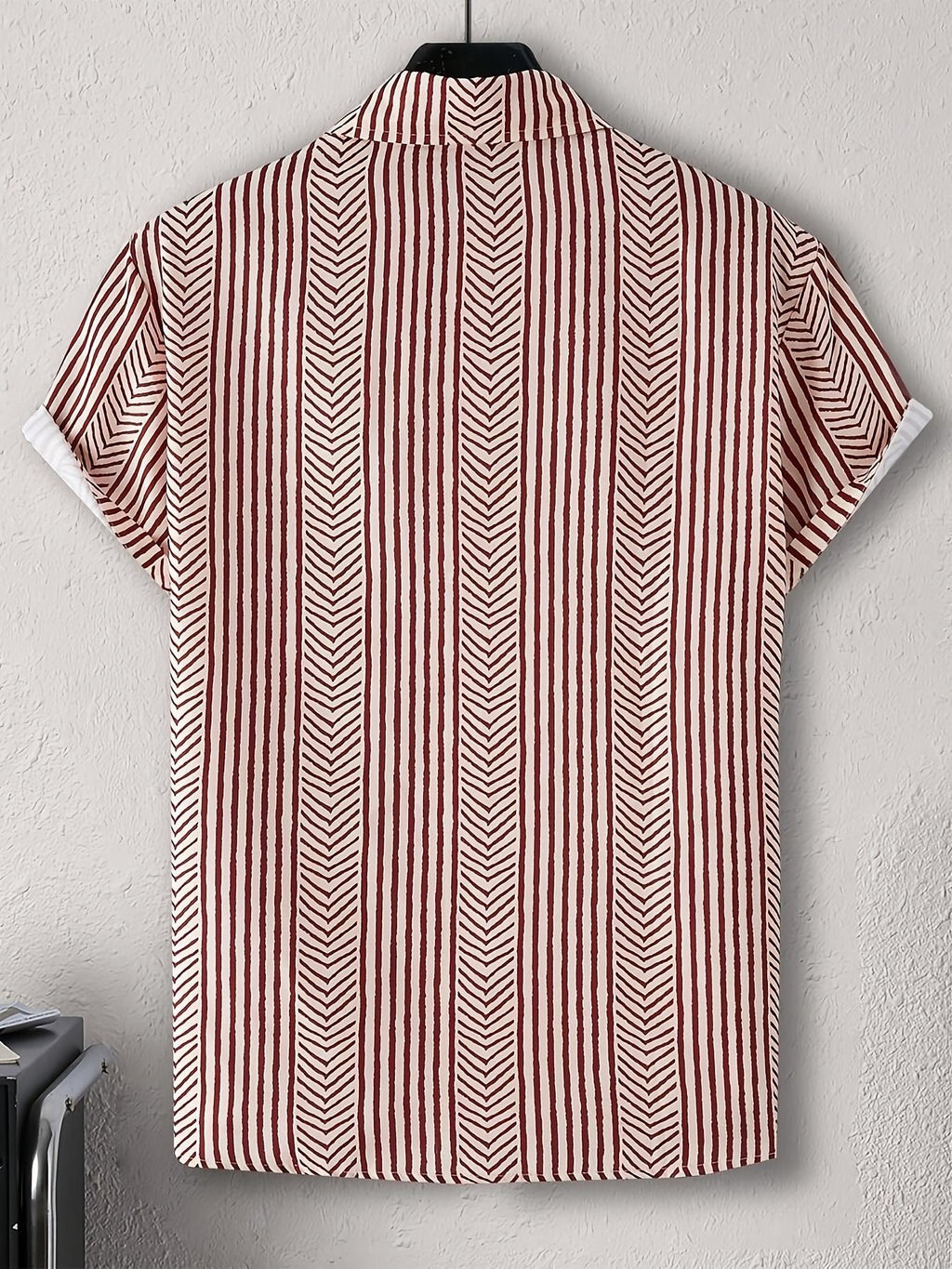 Men's Striped Print Hawaiian Button-Up Shirt
