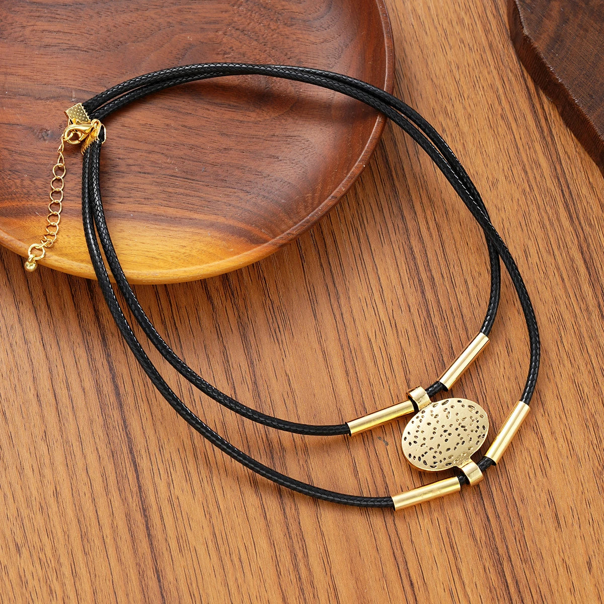 Women's Oval Metal Faux Leather Necklace & Bracelet Set