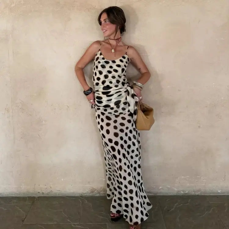 Leopard print patchwork dress, elegant and slim-fitting.