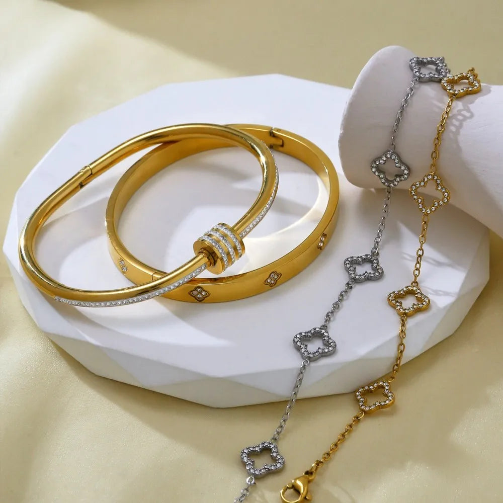 Four-Leaf Clover Zircon Bracelet