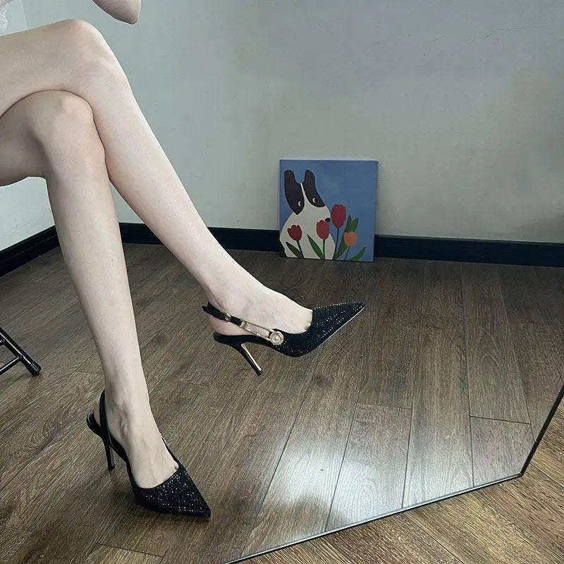 Women’s high heel sandals, versatile and elegant.
