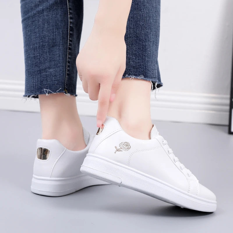 Women’s leather casual shoes, embroidered white sneakers, breathable flower lace-up.