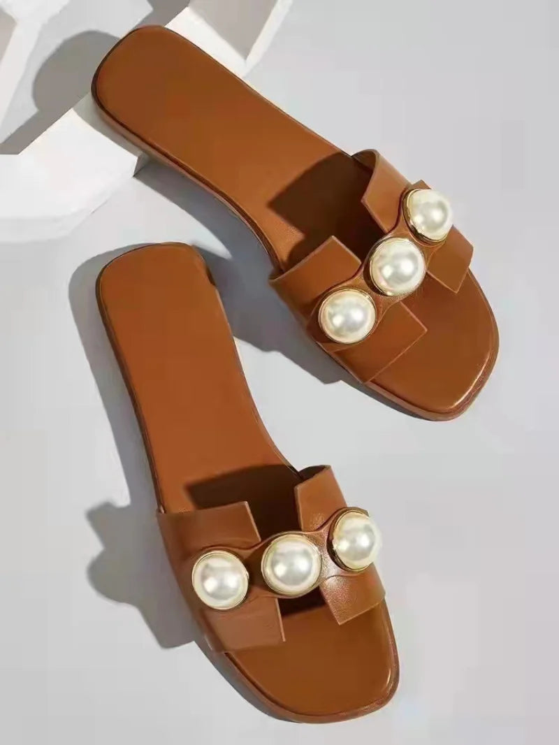 Women’s slippers, 2025 new flat slippers, party shoes, fashion pearl sandals.