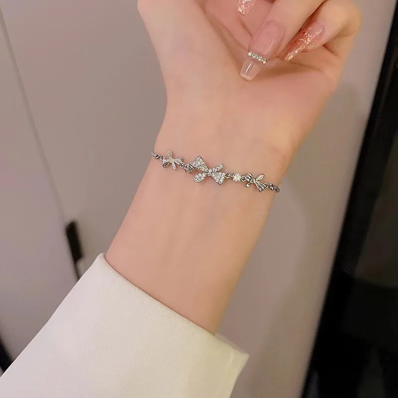 775470725-13