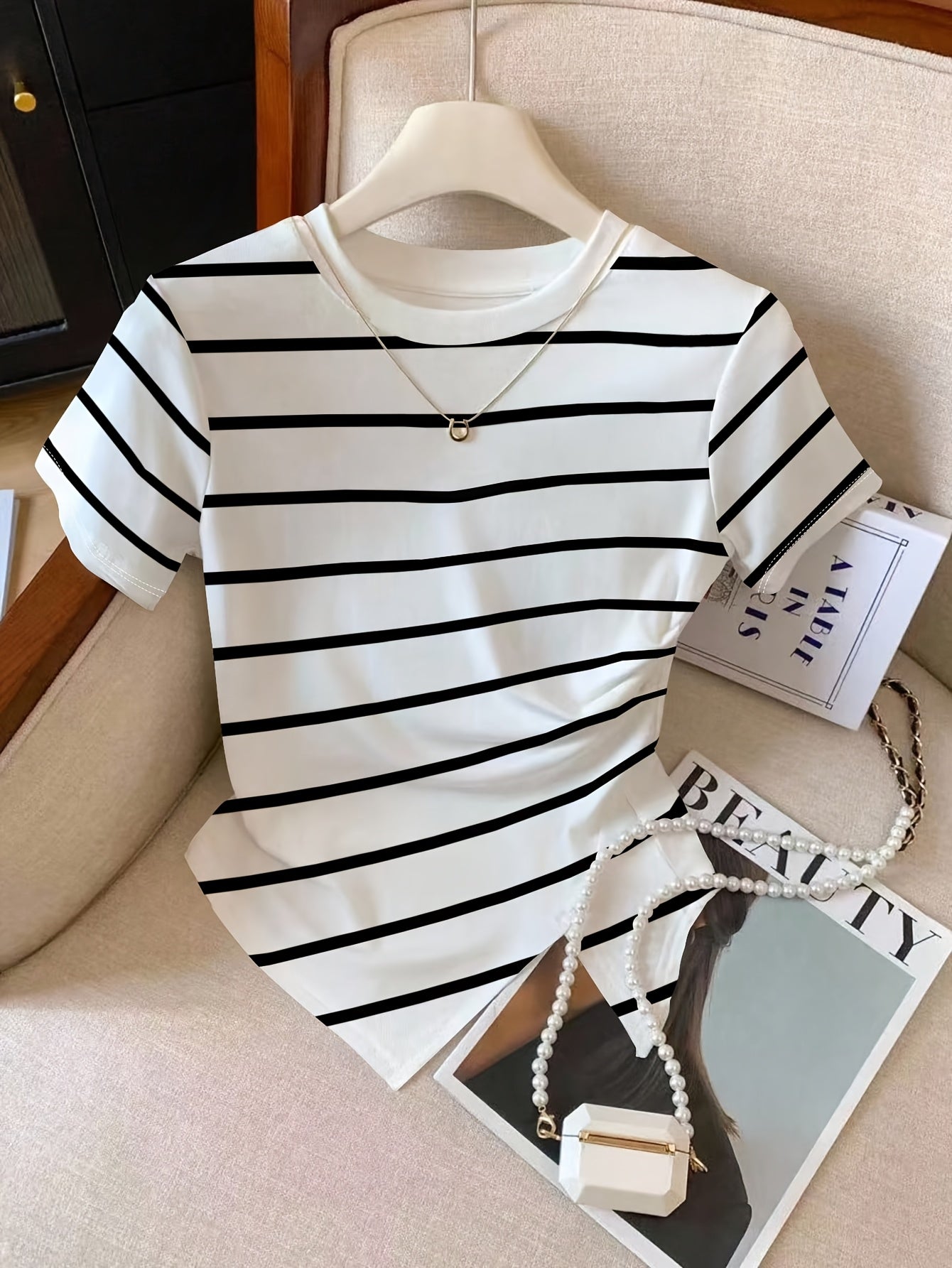 Women's Pattern Print Round Neck Slim Fit T-Shirt