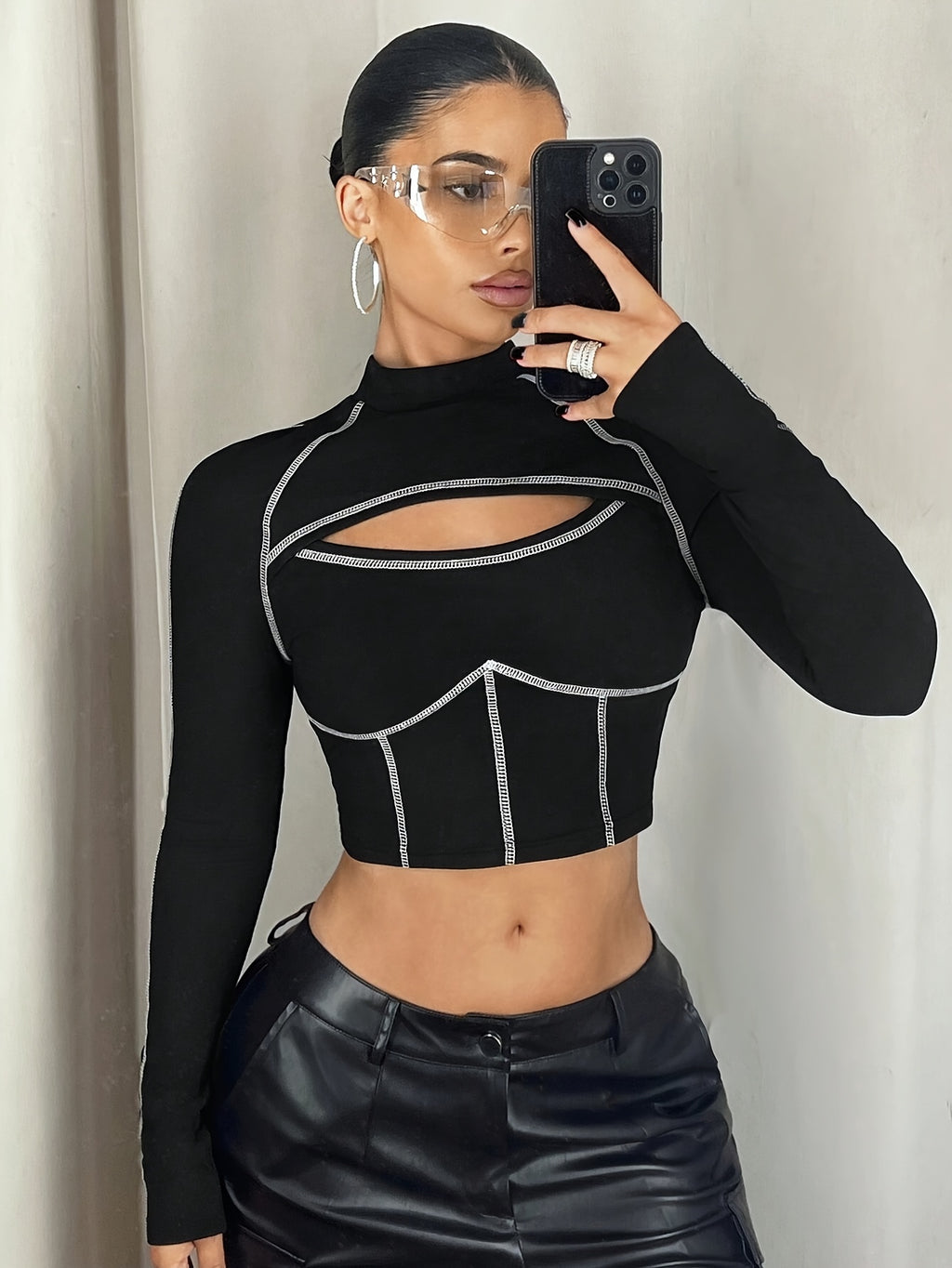 Women's Y2K Cut-Out Slim Fit Cropped Long Sleeve Tee