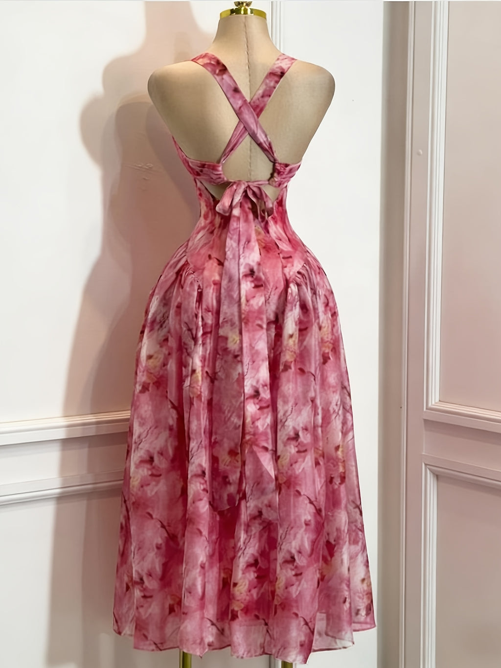 Women's Floral Halter Neck Backless Waist-Cinching Dress